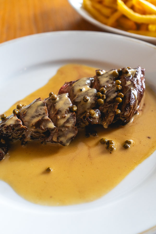 steak frites peppercorn sauce