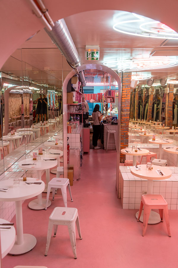 best pizza Paris dalmata inside