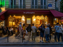 Tipping in Paris