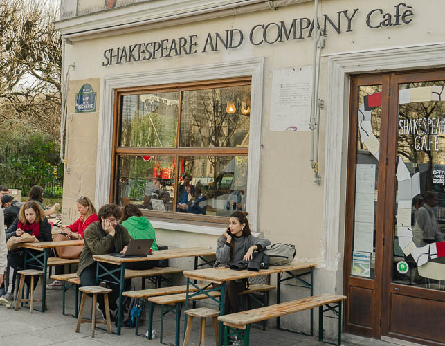 Shakespeare & Company cafe