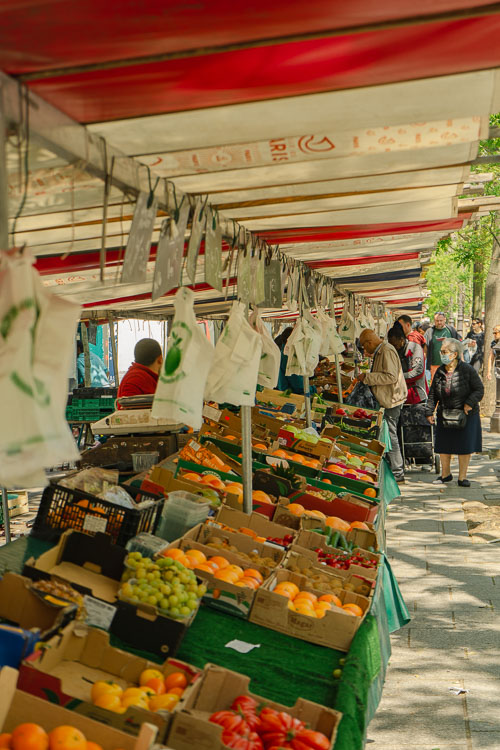 fruit and vegetable market